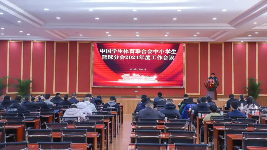 如何利用篮球青训营提升个人技术和团队协作?_2